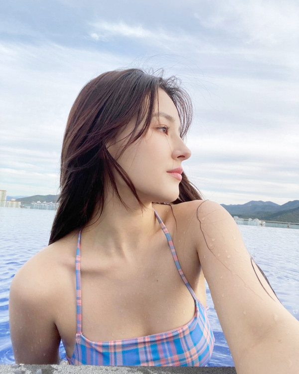 수영장에서...모모랜드 낸시