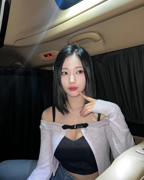 차안에서 검은 끈나시 앨리스 소희