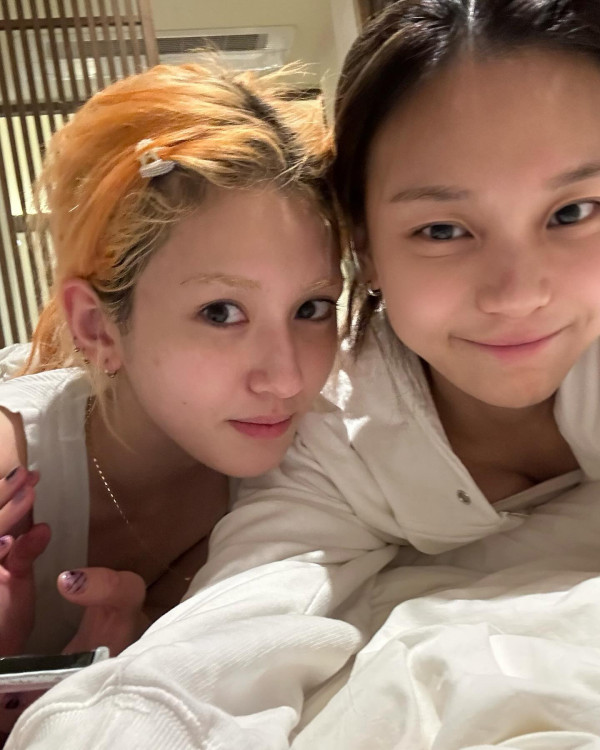 전소미와 비비지 엄지 셀카