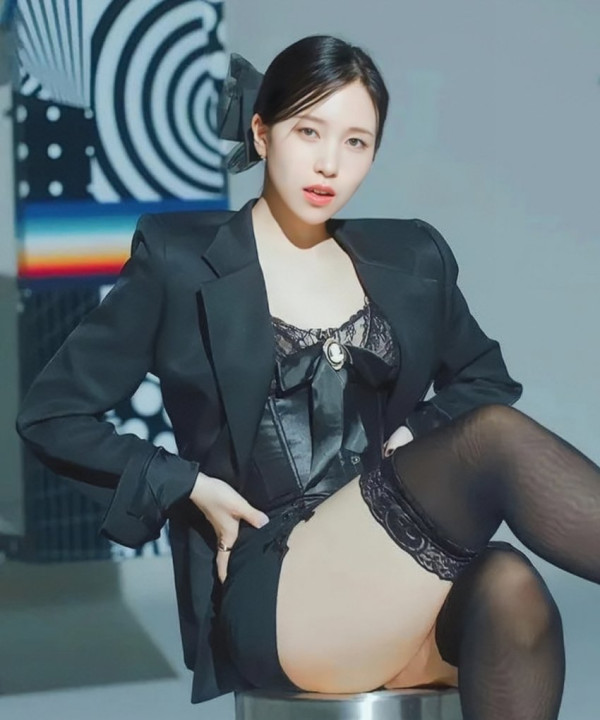 트와이스 미나 블랙드레스