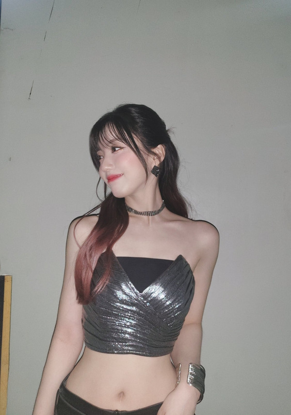 허리라인이 예쁜 케플러 예서