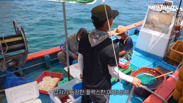 해외에서 유명하다는 홍도 유람선 횟집