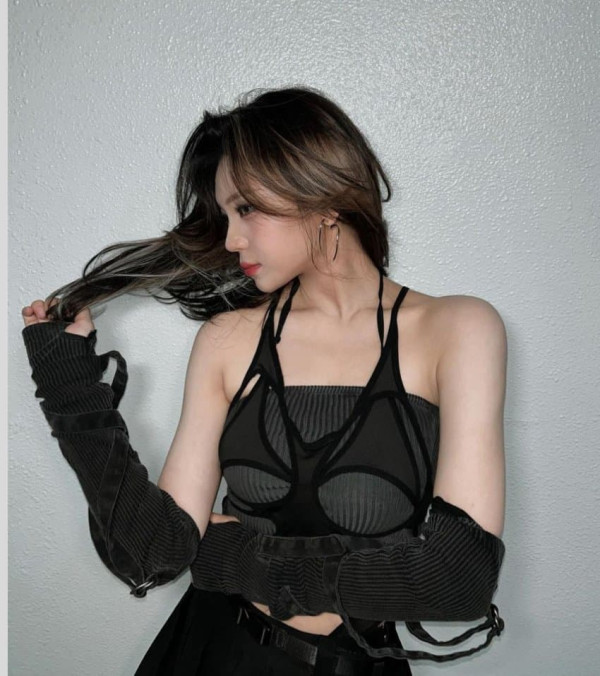 하네스 란제리룩 비비지 엄지