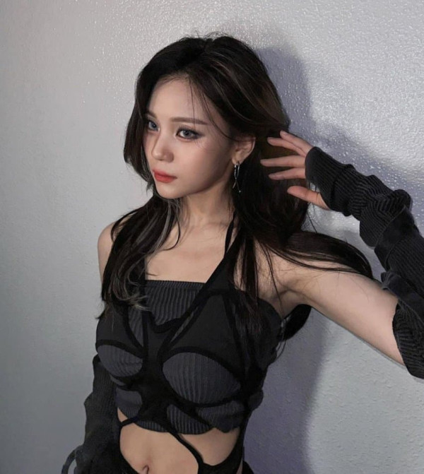 하네스 란제리룩 비비지 엄지