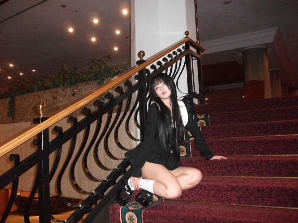 자다 깬듯한 표정 레드벨벳 슬기