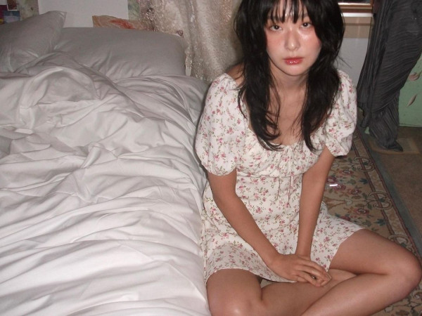 자다 깬듯한 표정 레드벨벳 슬기