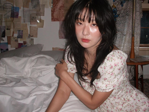 자다 깬듯한 표정 레드벨벳 슬기