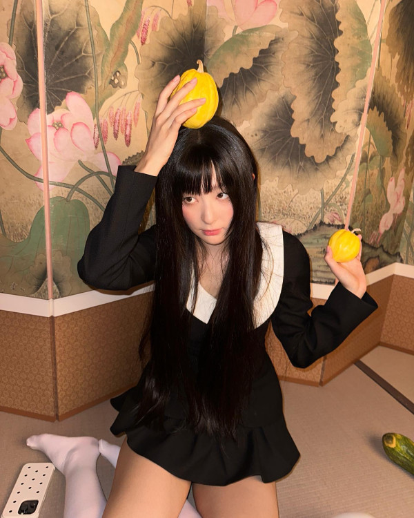 자다 깬듯한 표정 레드벨벳 슬기