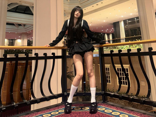 자다 깬듯한 표정 레드벨벳 슬기