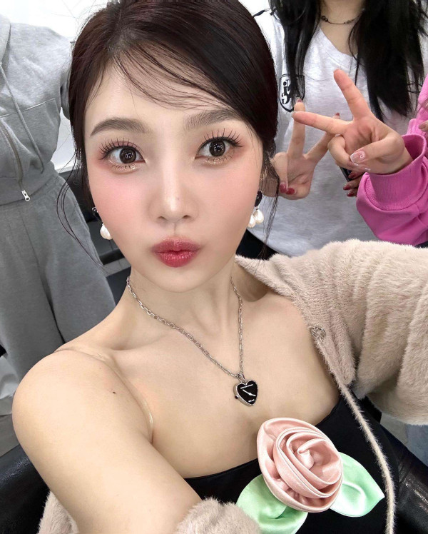 장미 튜브탑 레드벨벳 조이