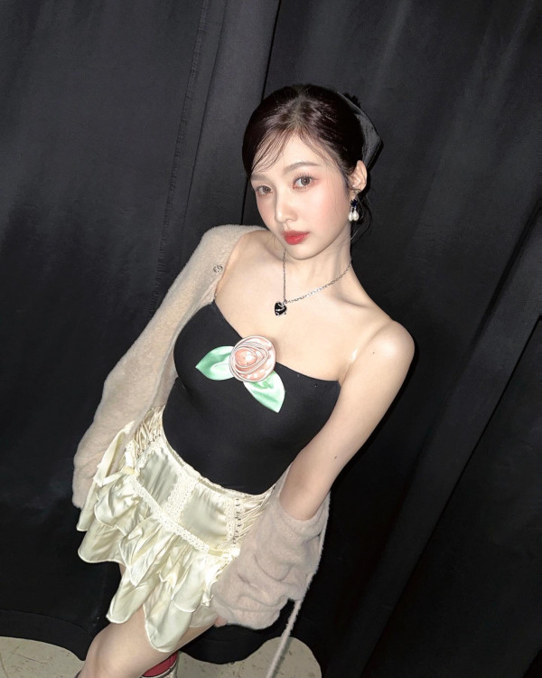 장미 튜브탑 레드벨벳 조이