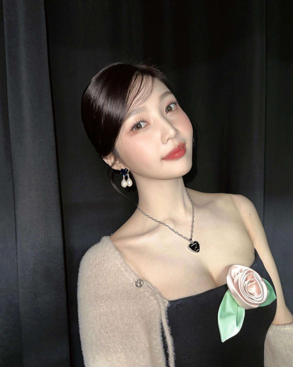 장미 튜브탑 레드벨벳 조이