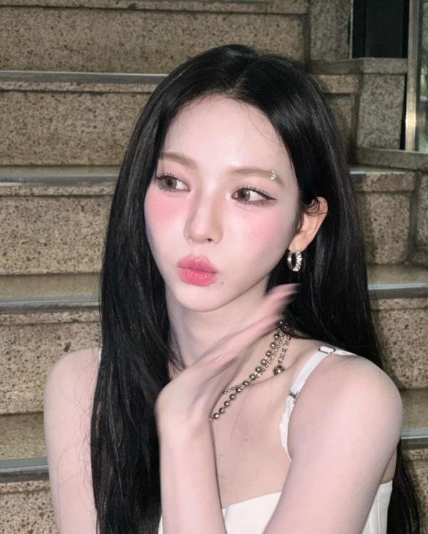 망사스타킹 에스파 카리나