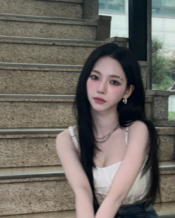 망사스타킹 에스파 카리나