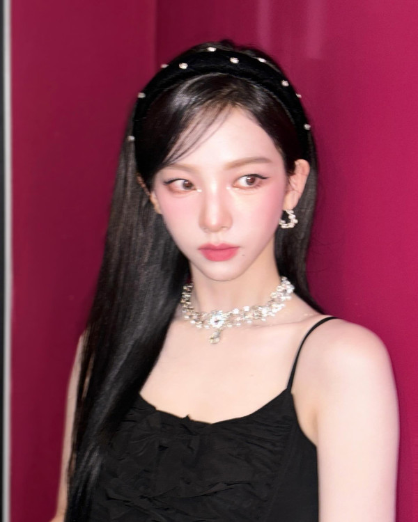 망사스타킹 에스파 카리나