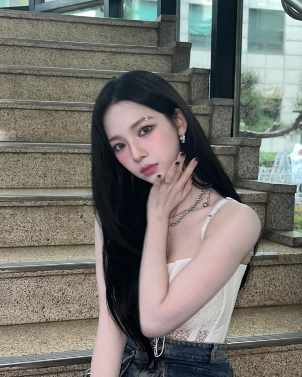 망사스타킹 에스파 카리나