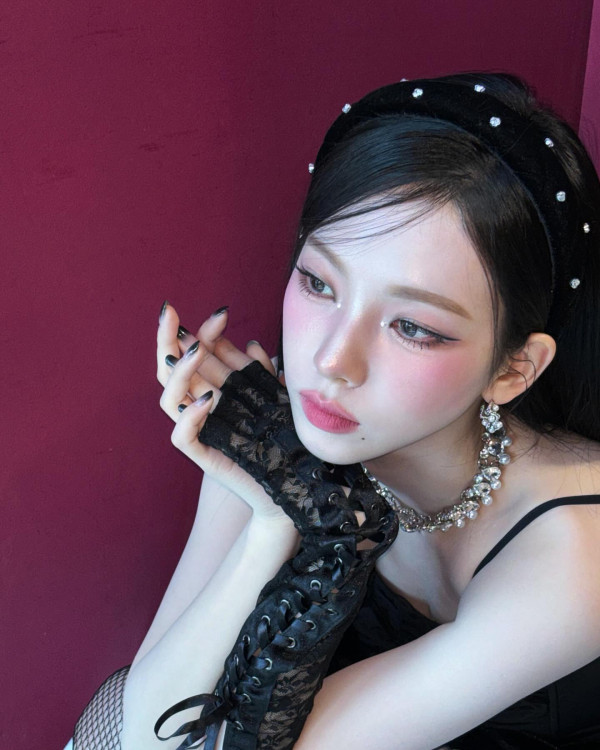 망사스타킹 에스파 카리나