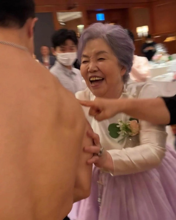 유세윤 어머님 칠순잔치 클라스