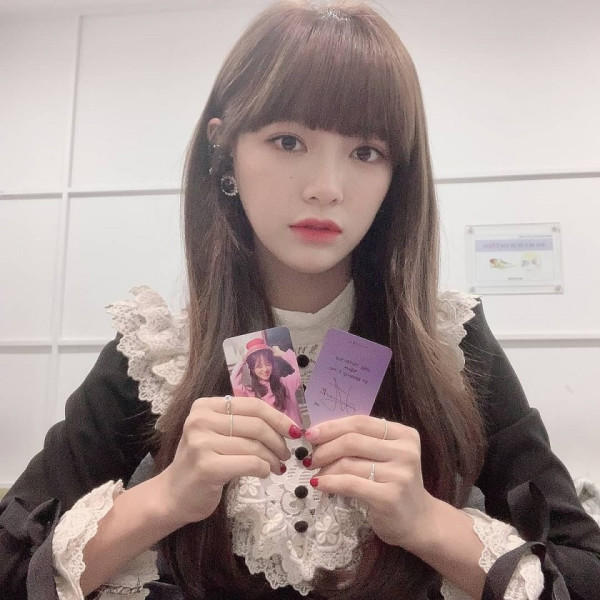 김세정 인스타 셀카