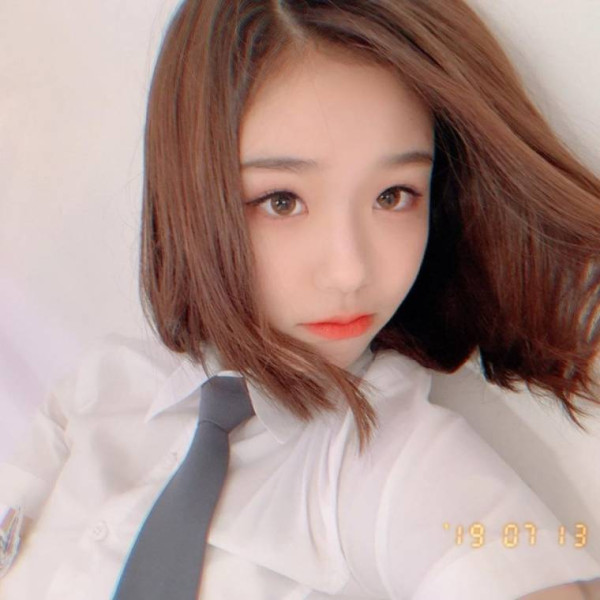버스터즈 채연 초근접 셀카