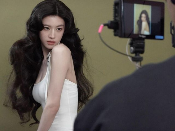 동탄룩 입은 배우 고윤정