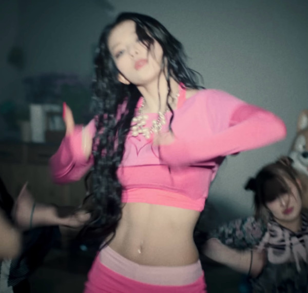 핑크돌핀 입은 슬기