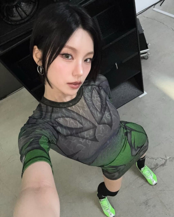 ITZY 예지 밀착 원피스