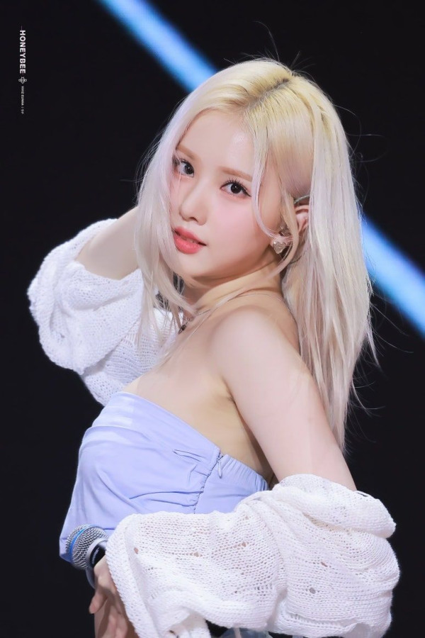 매끈한 백옥피부 상체 비비지 은하