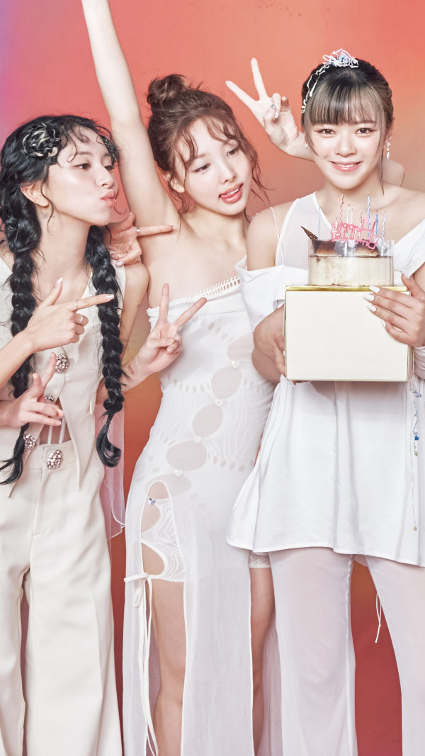 트와이스 나연 섹시한 화이트 원피스
