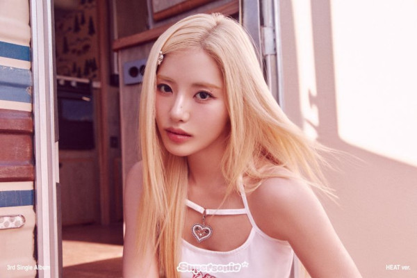 시원한 여름 컨셉의 프로미스나인 앨범화보