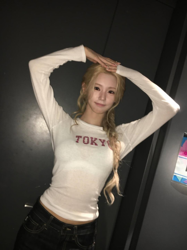 얇은 흰 티셔츠 아이들 미연