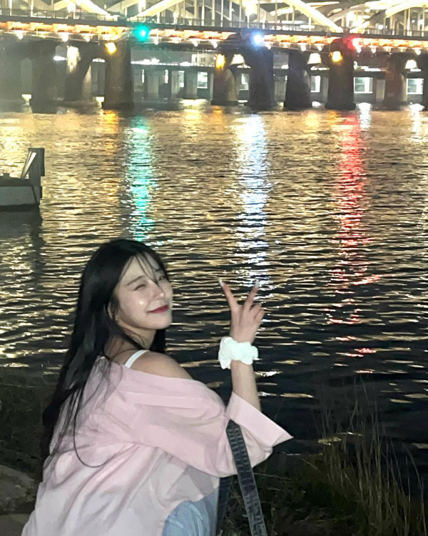 한강에 놀러간 프로미스나인 백지헌