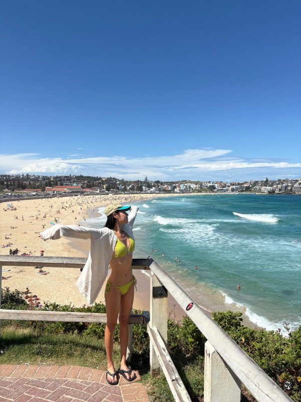 소유 비키니 몸매.jpg