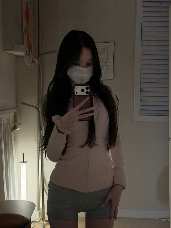 프듀 김도아 회색 돌핀팬츠