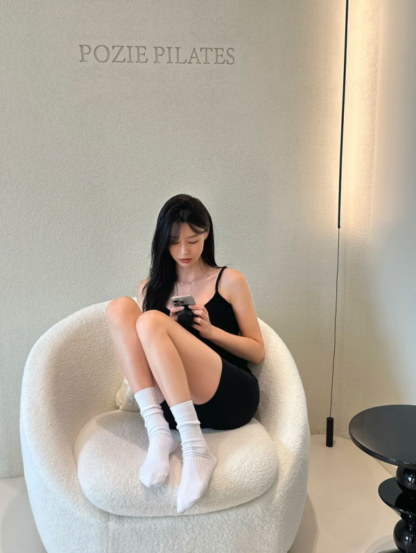 숏레깅스 입고 운동하는 권나라