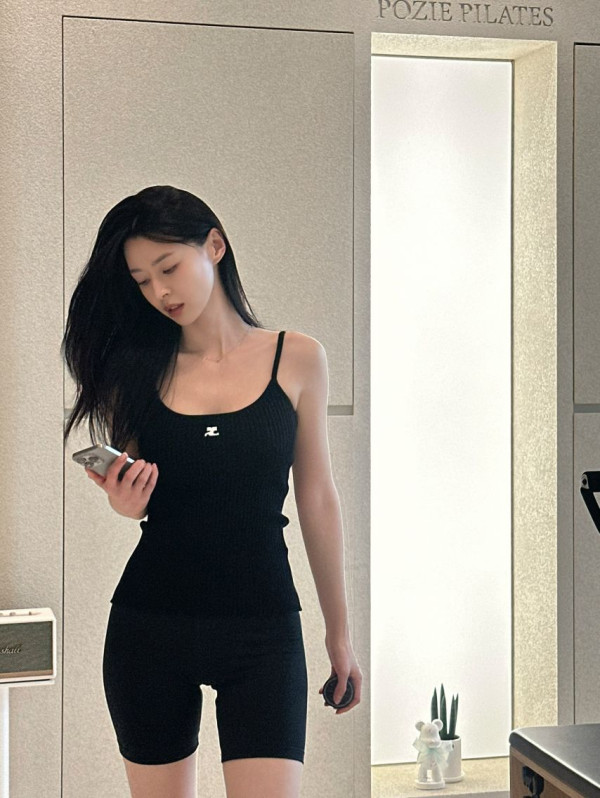 숏레깅스 입고 운동하는 권나라