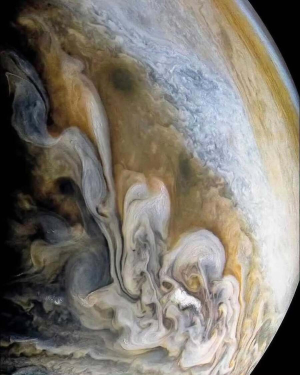 최근 나사가 공개한 선명한 목성사진