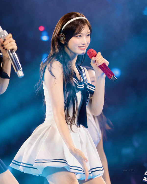 세라복 아이브 이서