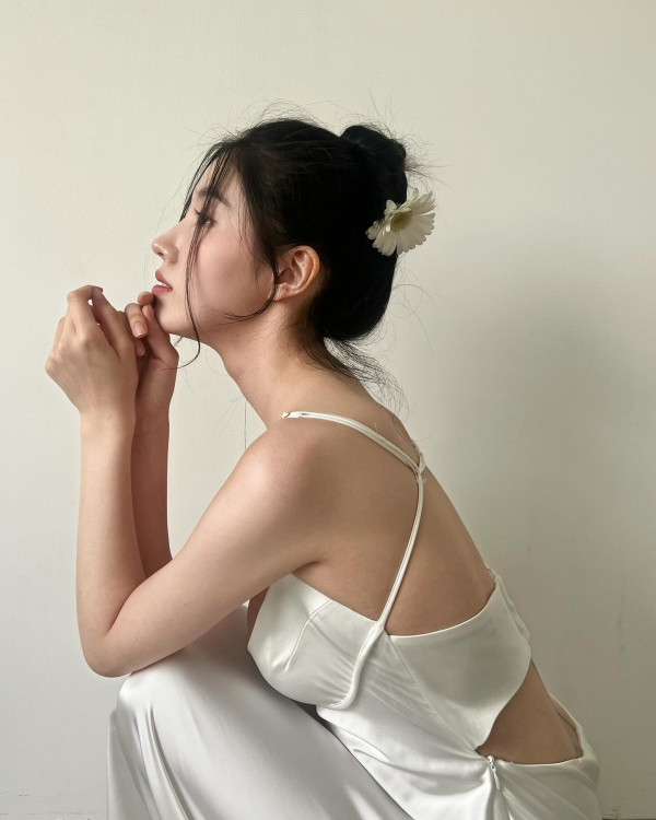 프리스틴 시연 등짝이 시원한 끈슬립