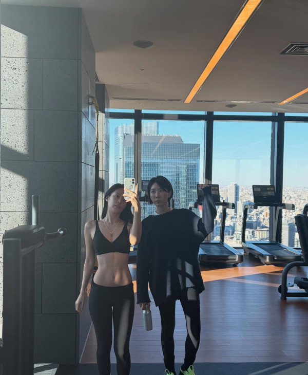 브라탑 + 레깅스 블랭핑크 제니