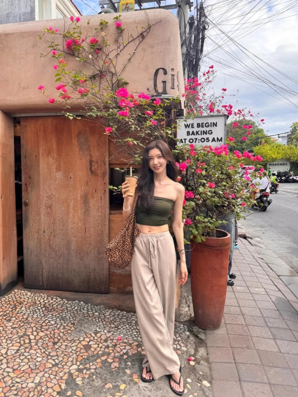 배우 채서진 비키니