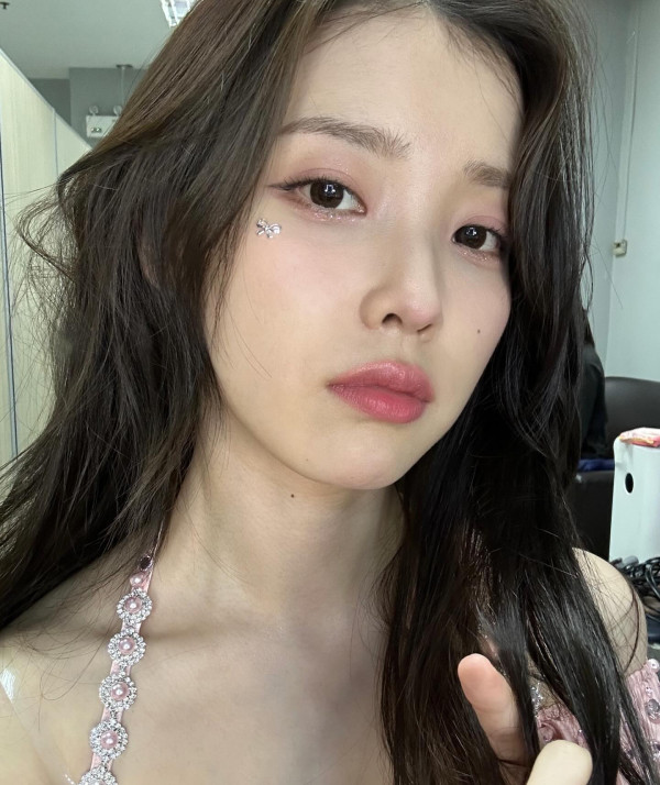 핑크색 드레스 아이유