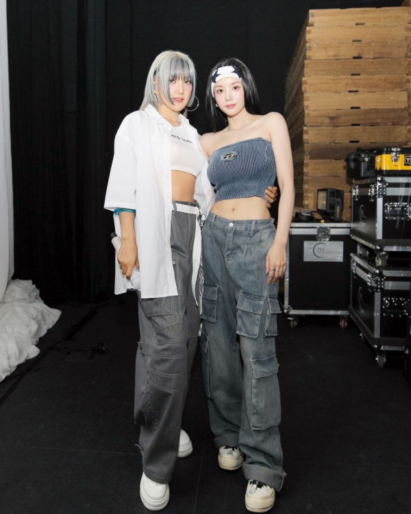 권은비 묵직한 골지 디젤 튜브탑