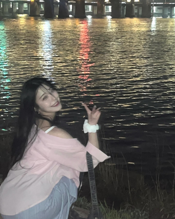 한강에 놀러간 프로미스나인 백지헌