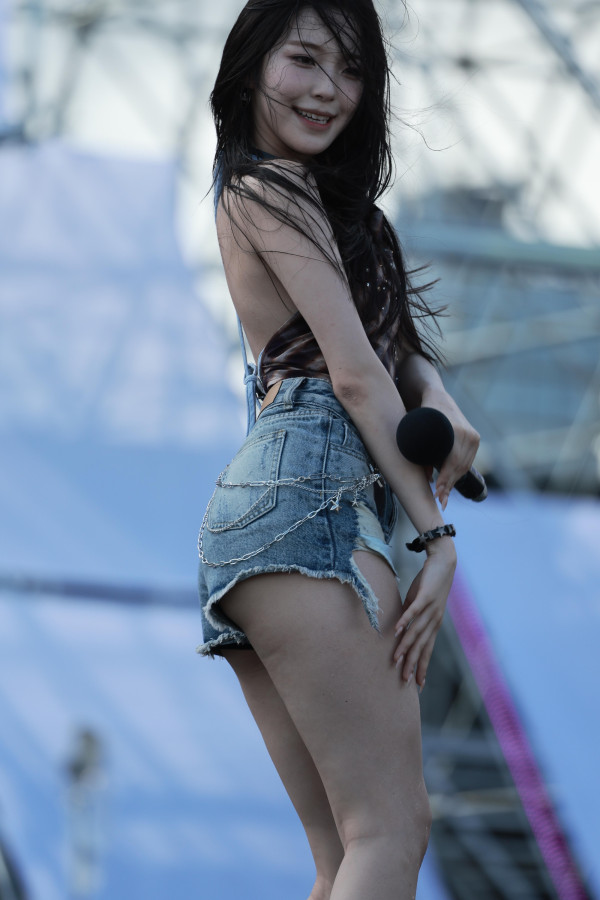 프로미스나인 백지헌 - 워터밤