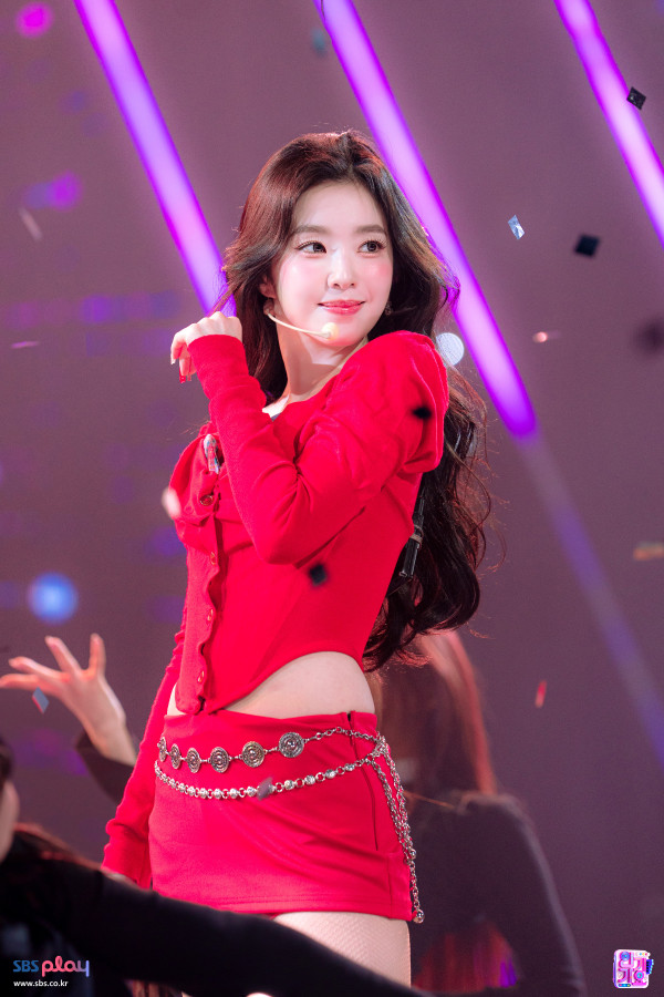 올레드 의상 레드벨벳 아이린