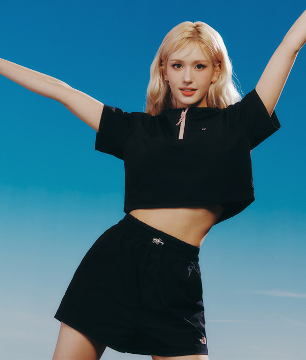 스포티한 전소미 노스페이스 회색 민소매