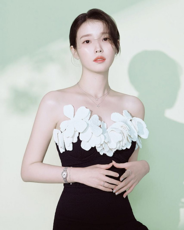 럭셔리하고 섹시한 아이유