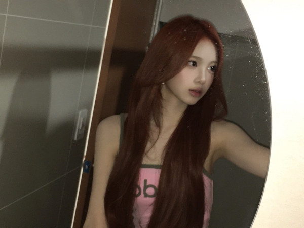 화장실 거울 셀카 하츠투하츠 이안