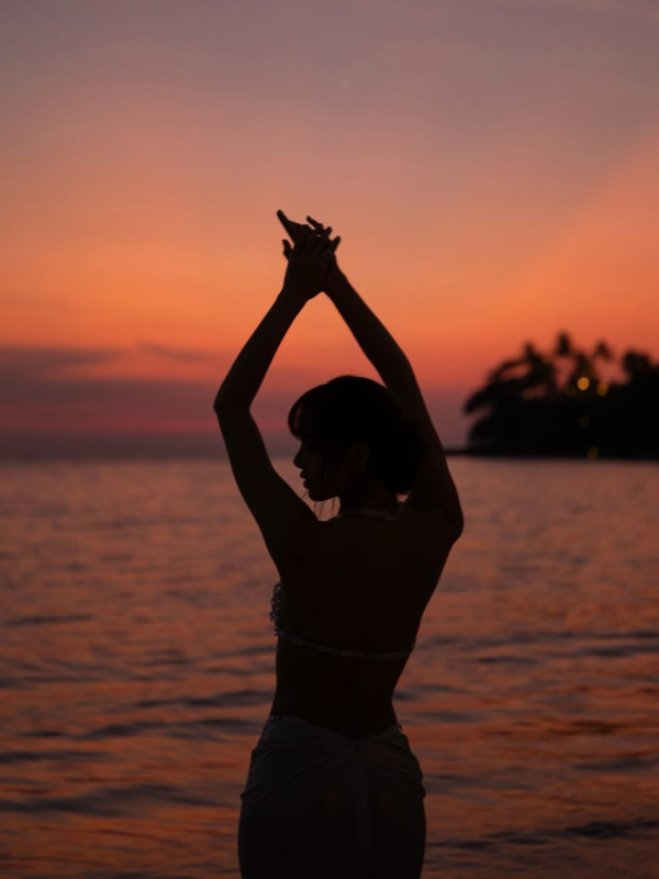 비키니 입고 엉덩이 자랑하는 블랙핑크 리사